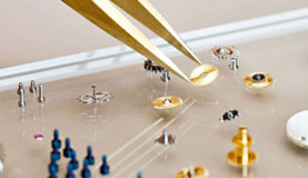 石家庄爱彼指定维修门店打开表壳